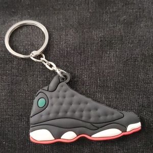 🔥Jordan 13's (blk/blk/wht) Keychain🔥